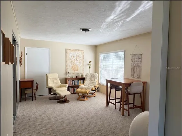 $2,000 | 305 Southeast 10th Avenue, Ocala, FL 34471