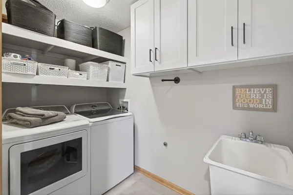 $900,000 | 4648 South Lake Sarah Drive, Maple Plain, MN 55359