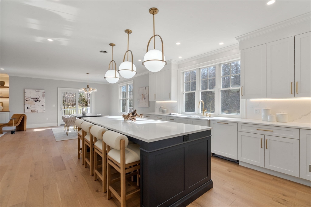 183 Conant Road Weston, MA 02493 - Photo 6 of 22