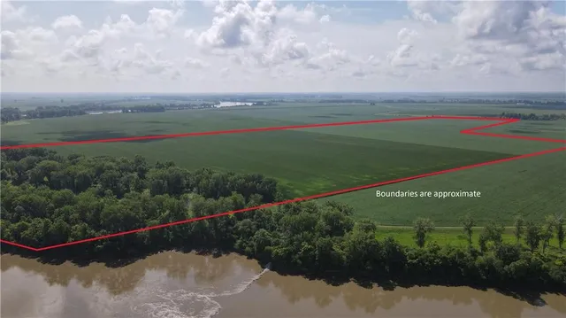 $3,513,120 | 1 North Of Cranberry Bend Road, Malta Bend, MO 65339