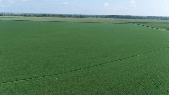 $3,513,120 | 1 North Of Cranberry Bend Road, Malta Bend, MO 65339