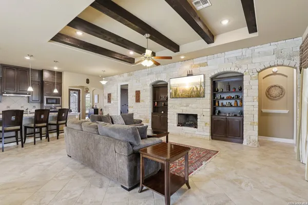 $710,000 | 117 Texas, Castroville, TX 78009