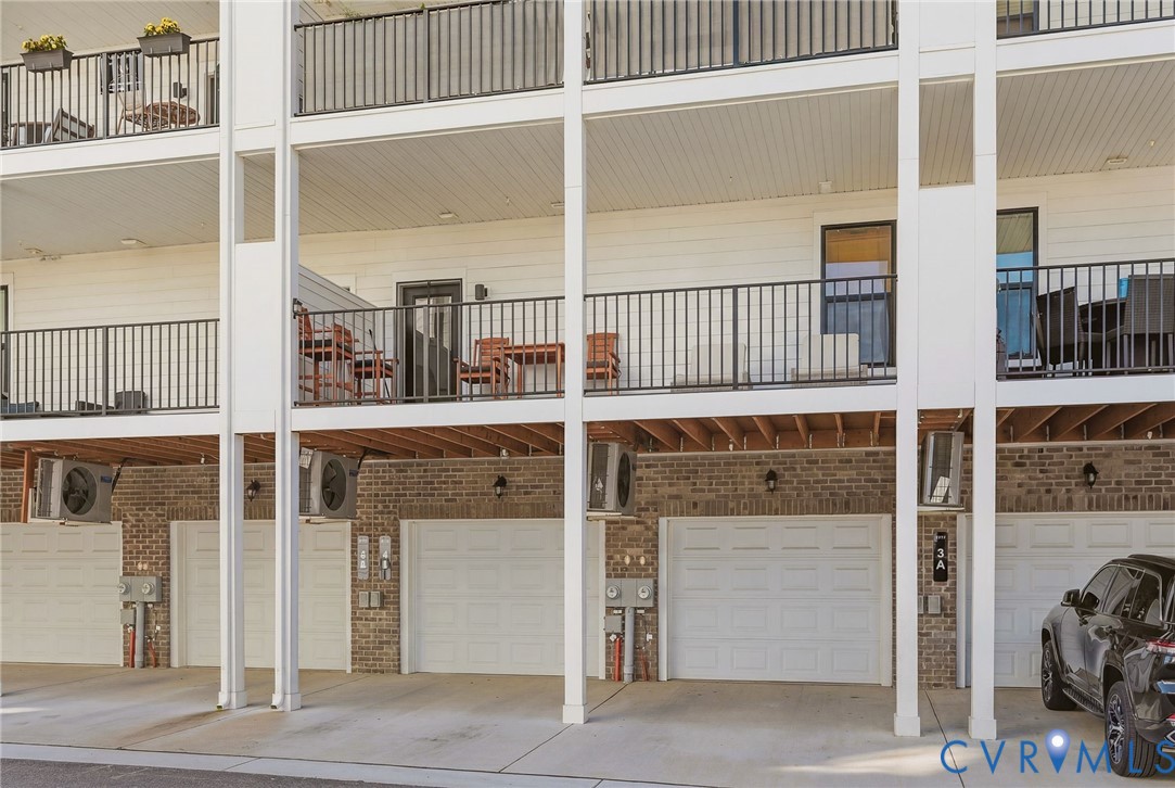1900 Roseneath Road, Unit 4B Richmond, VA 23230 - Photo 22 of 44 a view of a building with a window