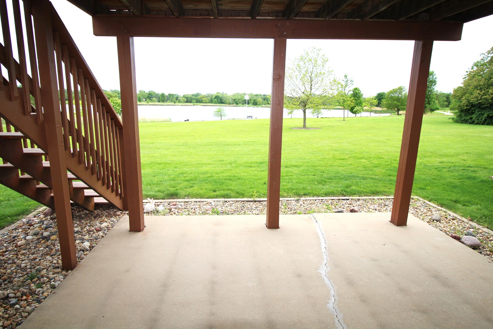 25 Oak Park Road Bloomington, IL 61701 - Photo 23 of 28 a view of a garden with an outdoor space