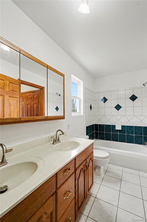 6522 Bennett Lake Road Fenton, MI 48430 - Photo 16 of 28