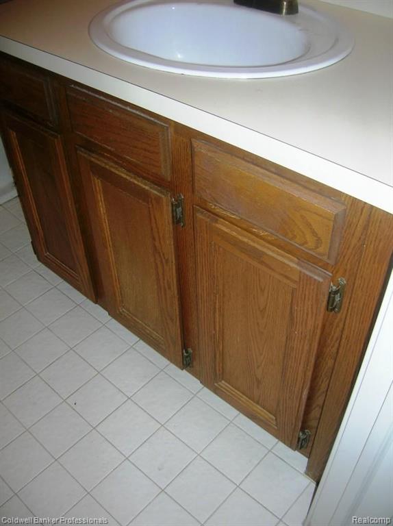 27880 Evergreen Road, Unit 19 Lathrup Village, MI 48076 - Photo 9 of 31