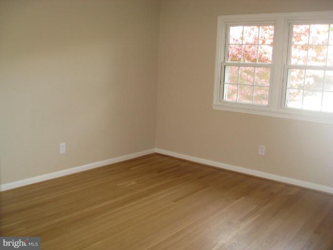 9911 Vale Road Vienna, VA 22181 - Photo 6 of 19 Bedroom