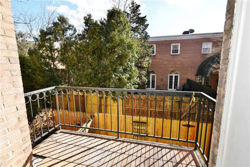 425 North Neville Street, Unit 204 Pittsburgh, PA 15213 - Photo 13 of 38 a view of a roof deck