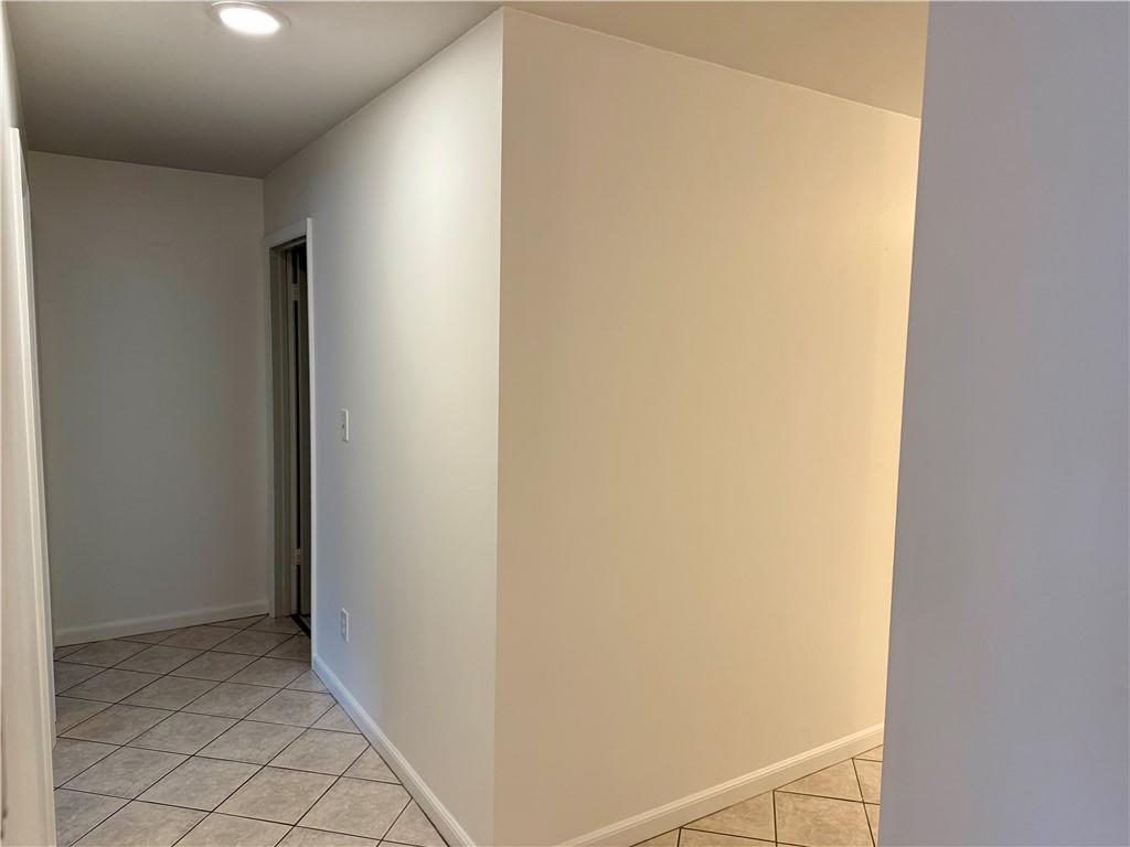 425 North Neville Street, Unit 204 Pittsburgh, PA 15213 - Photo 36 of 38 a view of hallway