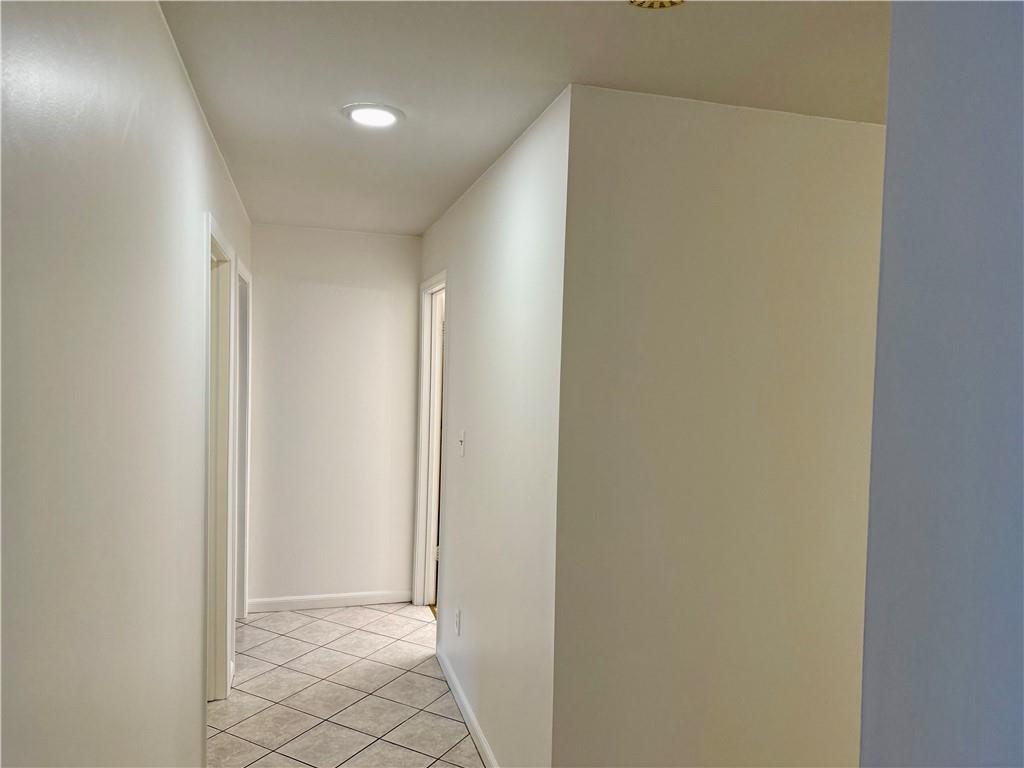 425 North Neville Street, Unit 204 Pittsburgh, PA 15213 - Photo 37 of 38 a view of hallway