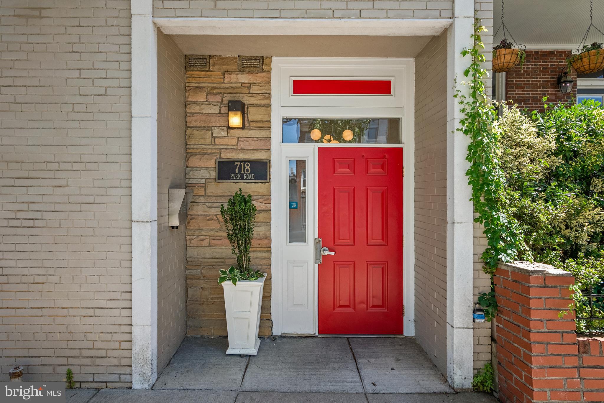 718 Park Road Northwest, Unit 1 Washington, DC 20010 - Photo 3 of 28 a house with red door