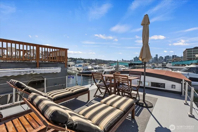a view of roof with sitting area