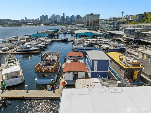 a picture of city view