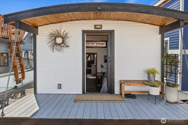 a view of entrance front of house