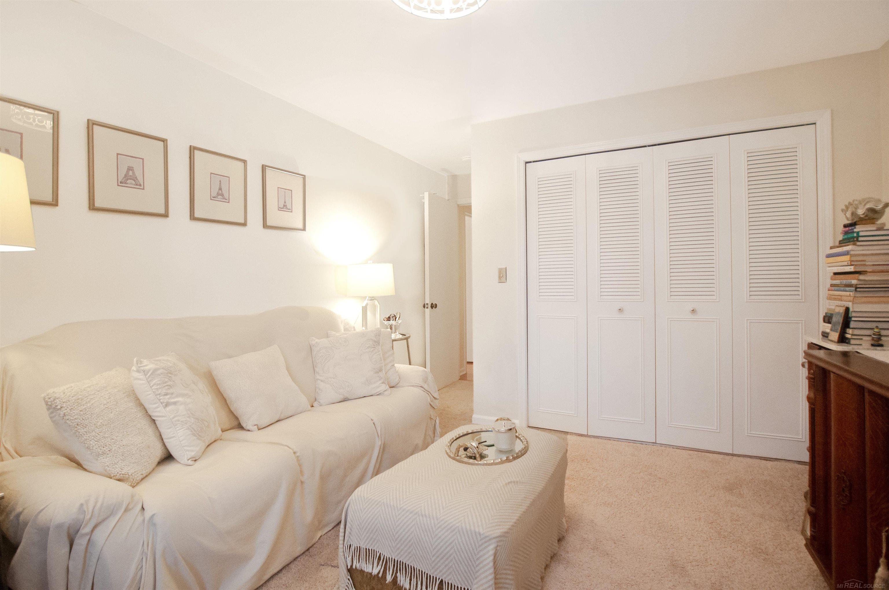 1750 Vernier Road, Unit 10 Grosse Pointe Woods, MI 48236 - Photo 26 of 34