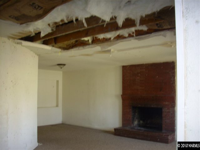 1865-7 Montello Street Reno, NV 89512 - Photo 2 of 9 a view of a fireplace