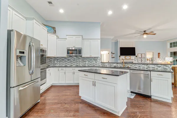 $1,160,000 | 12 Dove Tree Lane, Bluffton, SC 29910