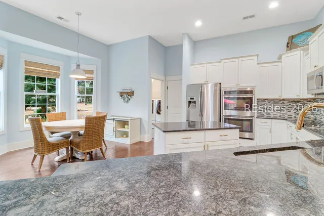 $1,199,999 | 12 Dove Tree Lane, Bluffton, SC 29910