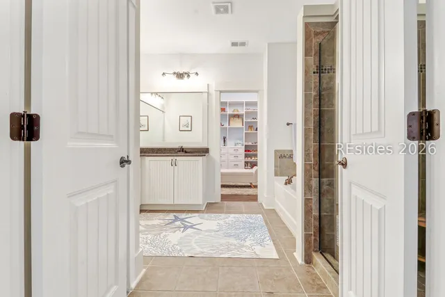 $1,199,999 | 12 Dove Tree Lane, Bluffton, SC 29910