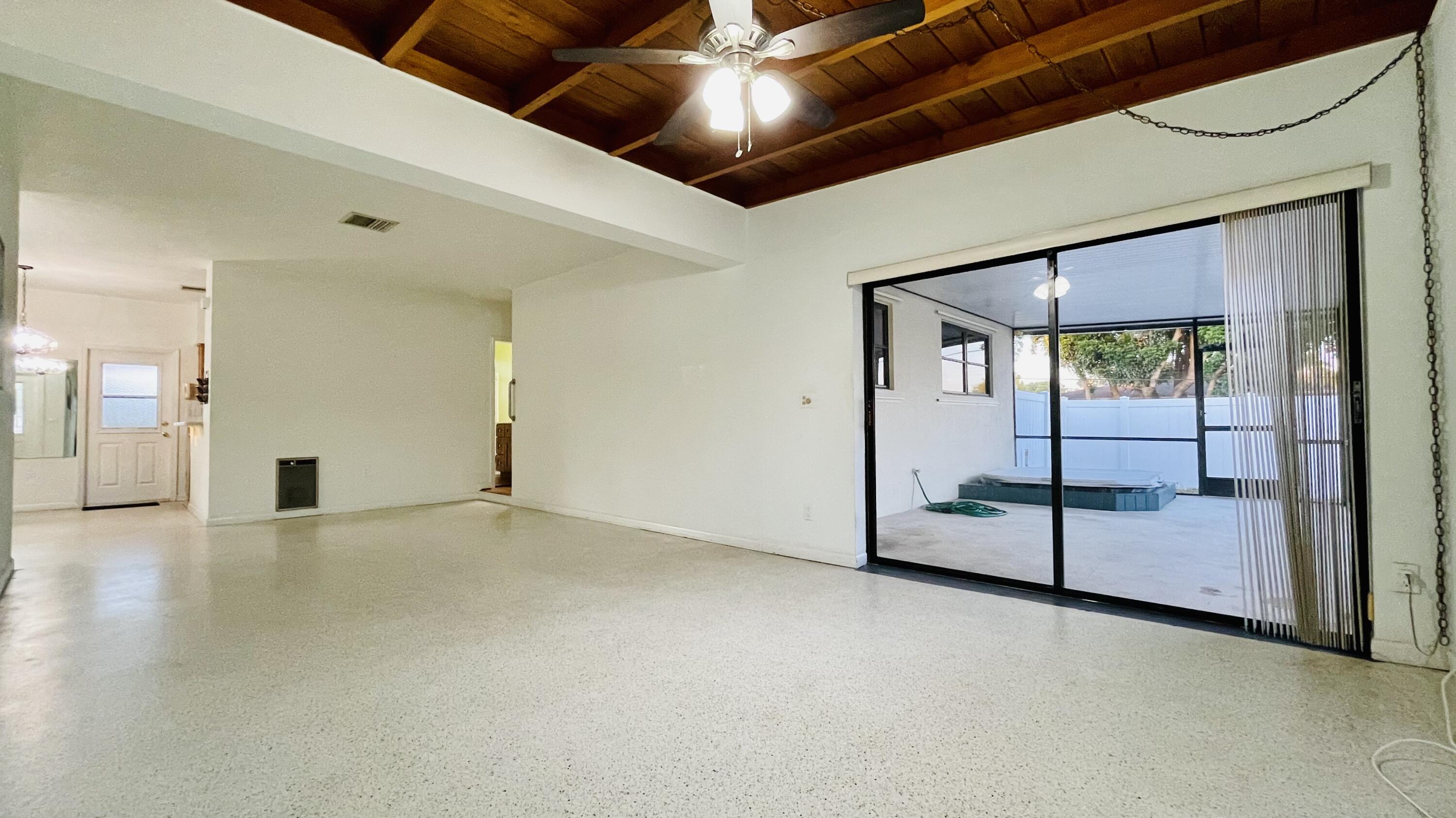 260 Davis Road Palm Springs, FL 33461 - Photo 5 of 14 IMG_0513