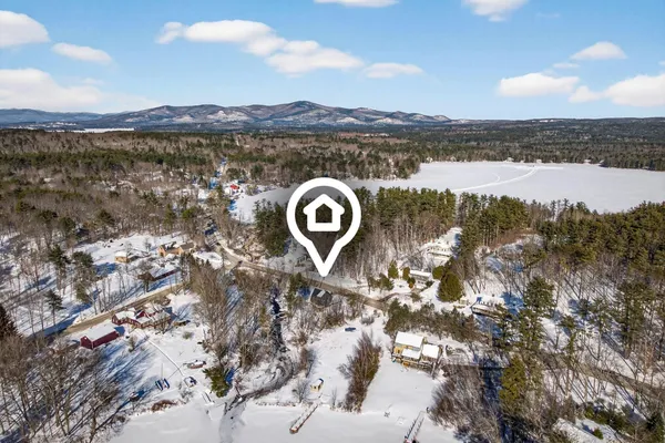 $1,095,000 | 86 Gov Wentworth Highway, Mirror Lake, NH 03853