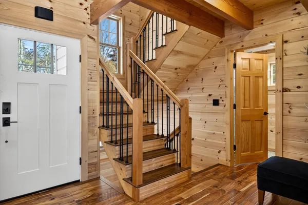 $1,095,000 | 86 Gov Wentworth Highway, Mirror Lake, NH 03853