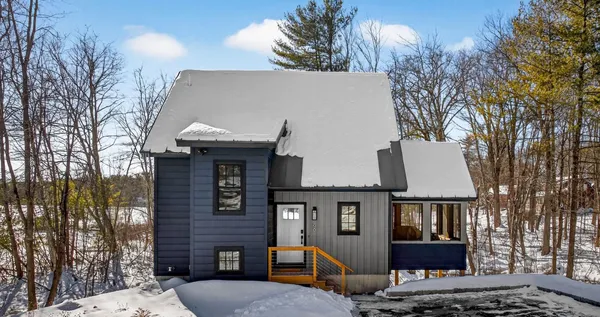 $1,095,000 | 86 Gov Wentworth Highway, Mirror Lake, NH 03853