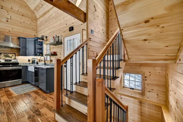 $1,095,000 | 86 Gov Wentworth Highway, Mirror Lake, NH 03853