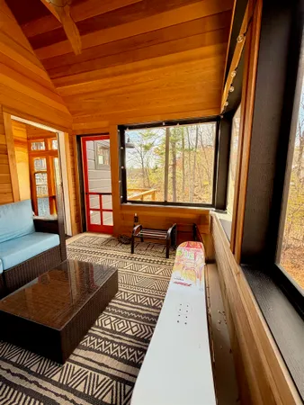 $1,095,000 | 86 Gov Wentworth Highway, Mirror Lake, NH 03853