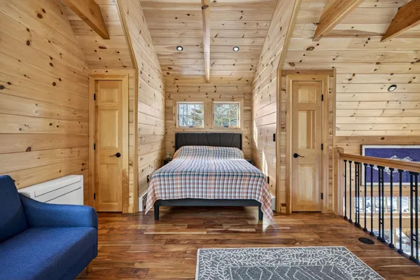 $1,095,000 | 86 Gov Wentworth Highway, Mirror Lake, NH 03853