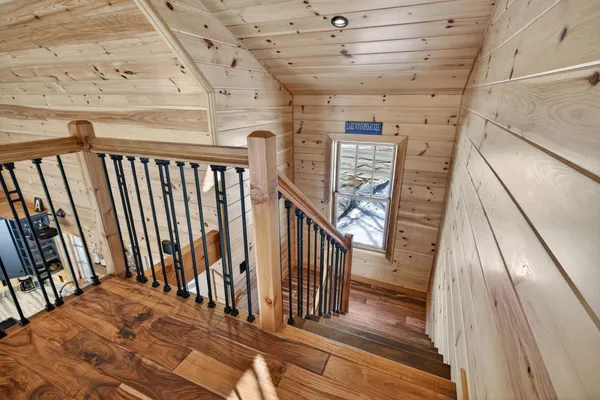 $1,095,000 | 86 Gov Wentworth Highway, Mirror Lake, NH 03853