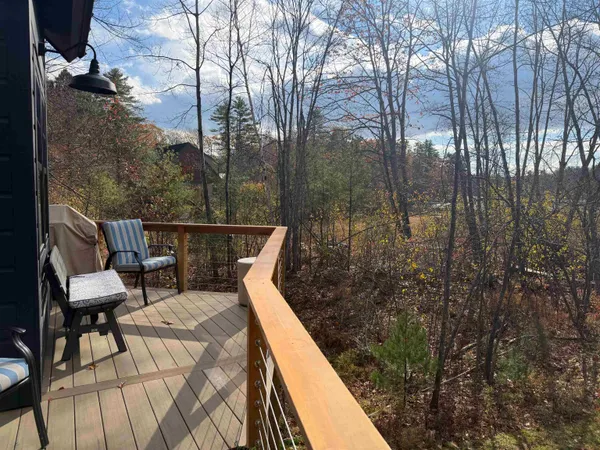 $1,095,000 | 86 Gov Wentworth Highway, Mirror Lake, NH 03853