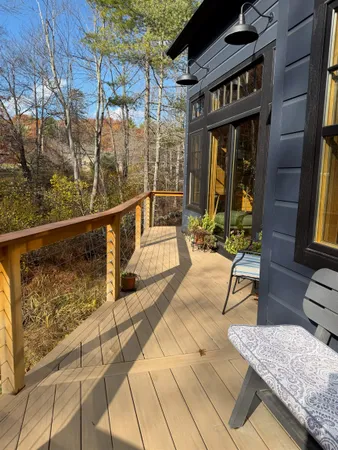 $1,095,000 | 86 Gov Wentworth Highway, Mirror Lake, NH 03853