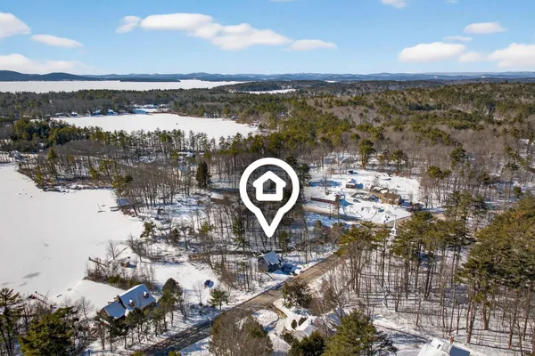 $1,095,000 | 86 Gov Wentworth Highway, Mirror Lake, NH 03853