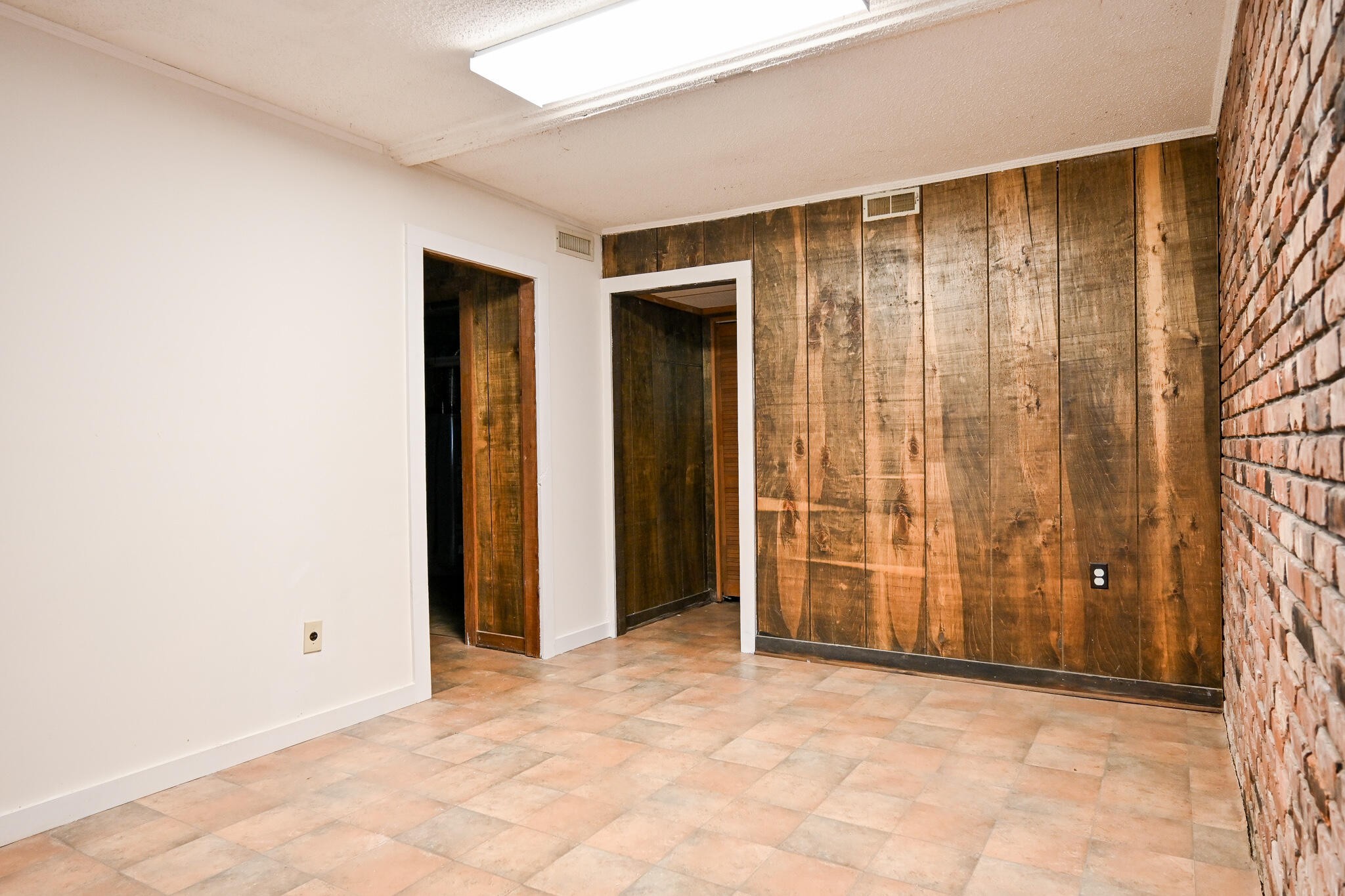 2464 No Pone Road Northwest Georgetown, TN 37336 - Photo 33 of 50 an empty room with closet and wooden floor