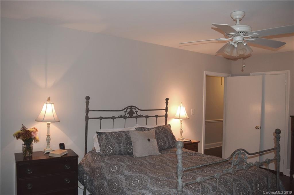 3213 Mountainbrook Road Charlotte, NC 28210 - Photo 17 of 30 Gallery Image 17