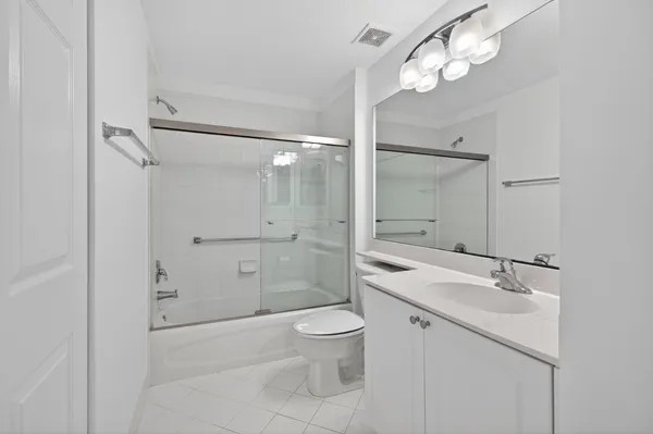 $204,000 | 7775 Yardley Drive, Unit 314, Tamarac, FL 33321