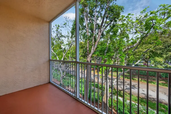 $204,000 | 7775 Yardley Drive, Unit 314, Tamarac, FL 33321