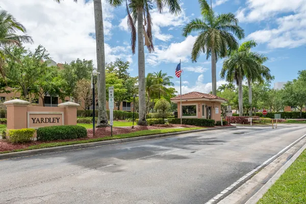 $204,000 | 7775 Yardley Drive, Unit 314, Tamarac, FL 33321