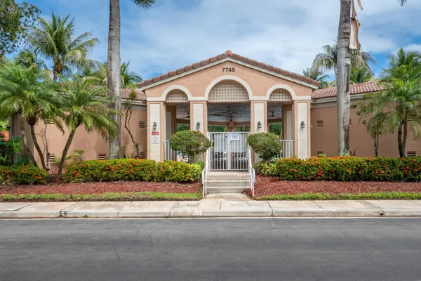 $204,000 | 7775 Yardley Drive, Unit 314, Tamarac, FL 33321