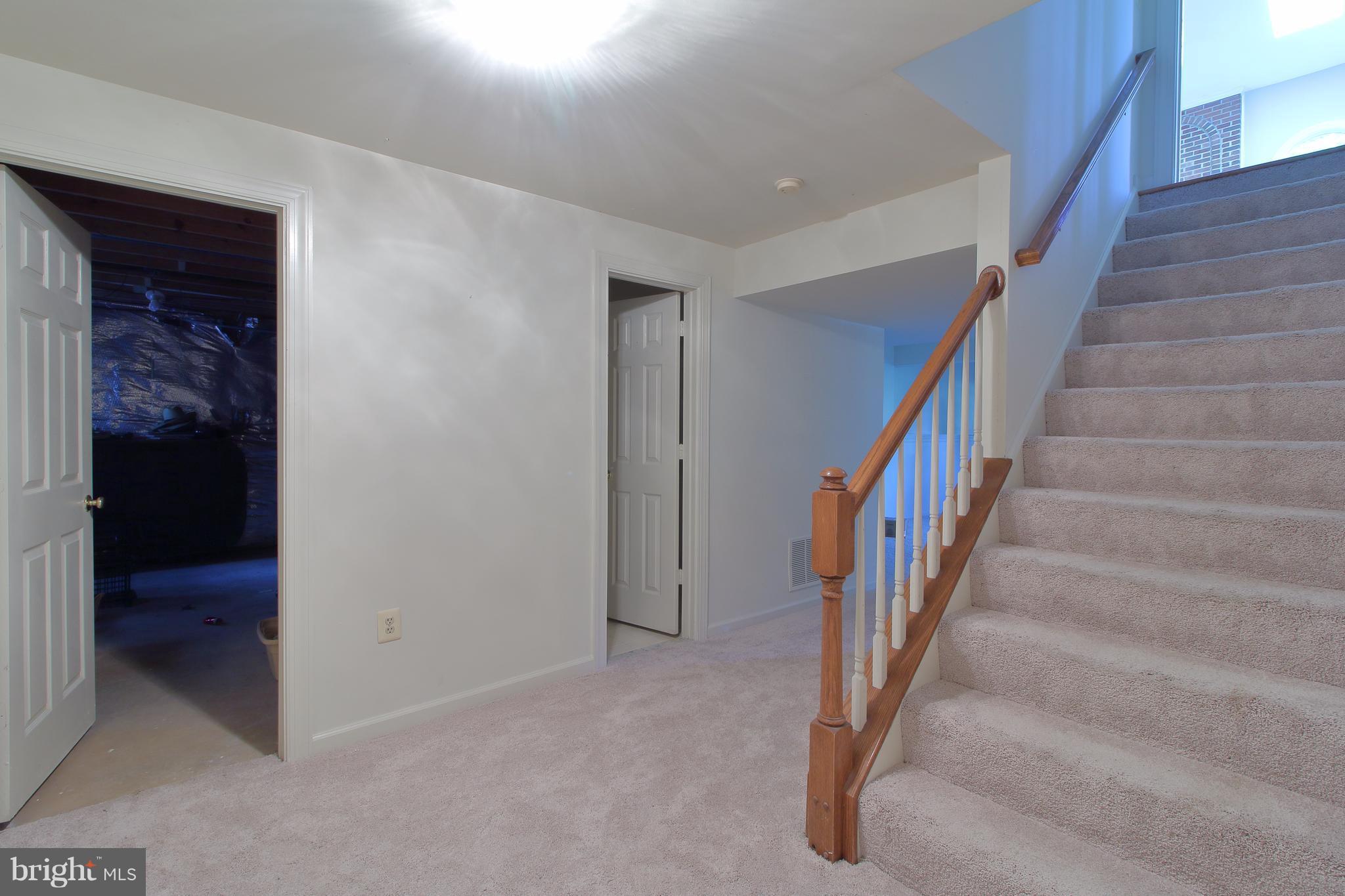 17106 Campbell Farm Road Poolesville, MD 20837 - Photo 26 of 30 a view of entryway