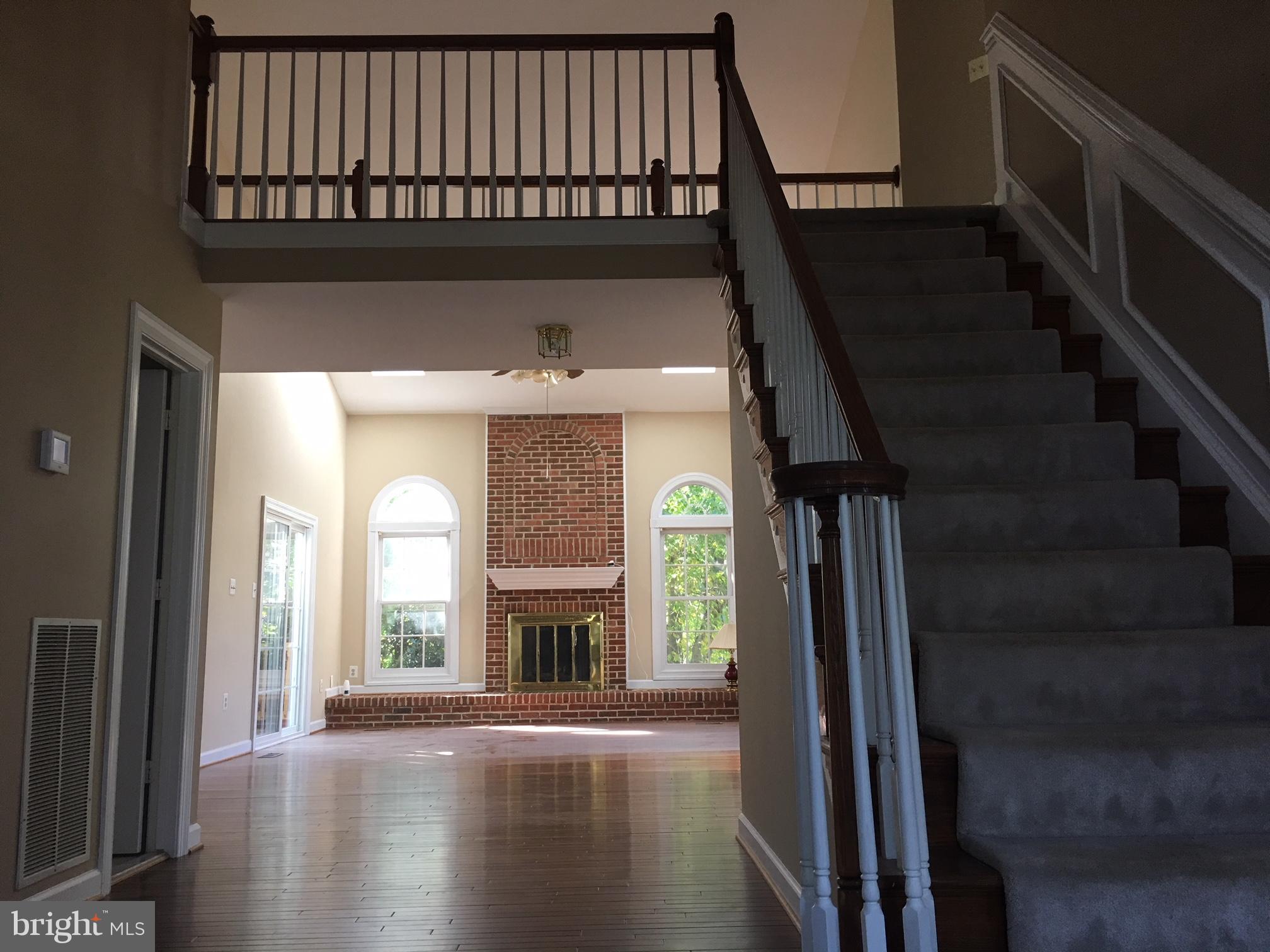 17106 Campbell Farm Road Poolesville, MD 20837 - Photo 6 of 30 a view of an entryway with a floor