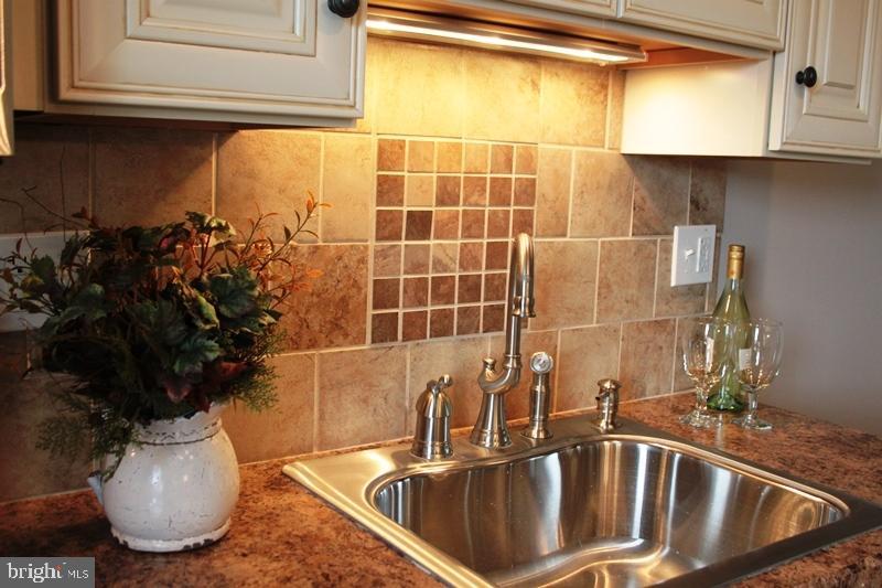 112 Reinholds Road Reinholds, PA 17569 - Photo 8 of 24 Gallery Image 8