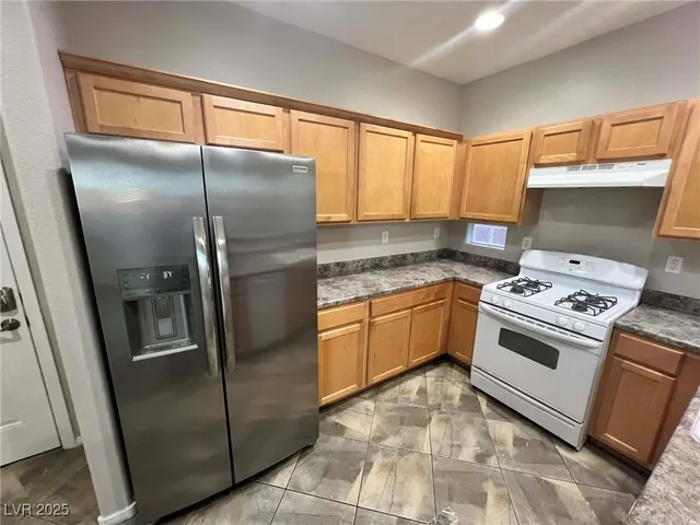 $1,991 | 7204 Glen Shire Court, Las Vegas, NV 89149
