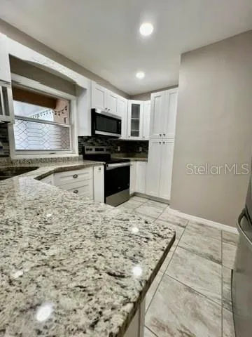 $2,000 | 1407 Lyonshire Drive, Wesley Chapel, FL 33543