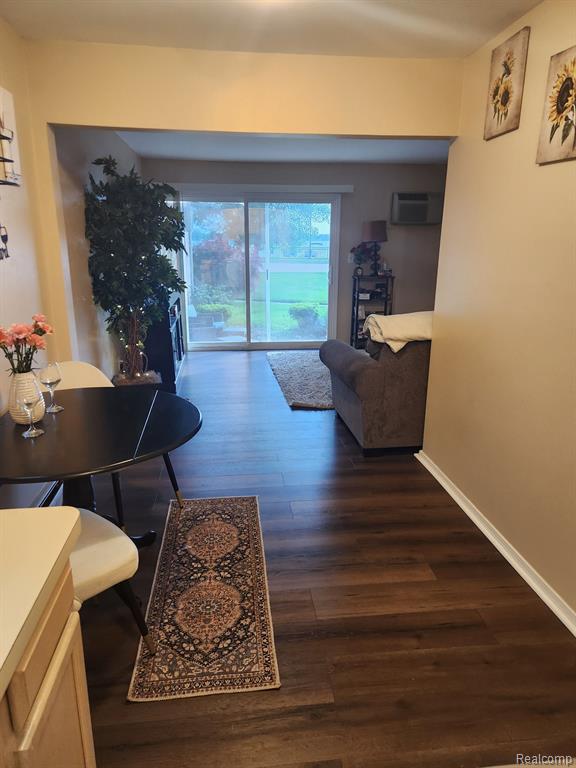 1677 Cass Lake Road, Unit B Keego Harbor, MI 48320 - Photo 5 of 16