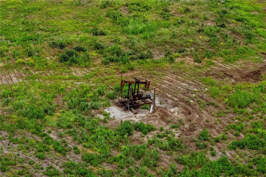 29040 Bethel Church Road Paola, KS 66071 - Photo 23 of 37