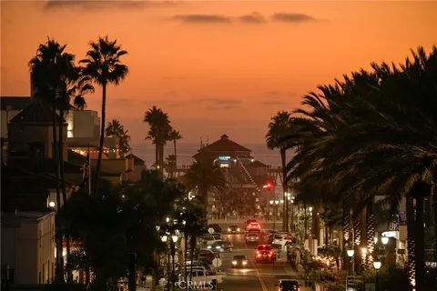 $1,988,000 | 414 Main Street, Unit 420, Huntington Beach, CA 92648