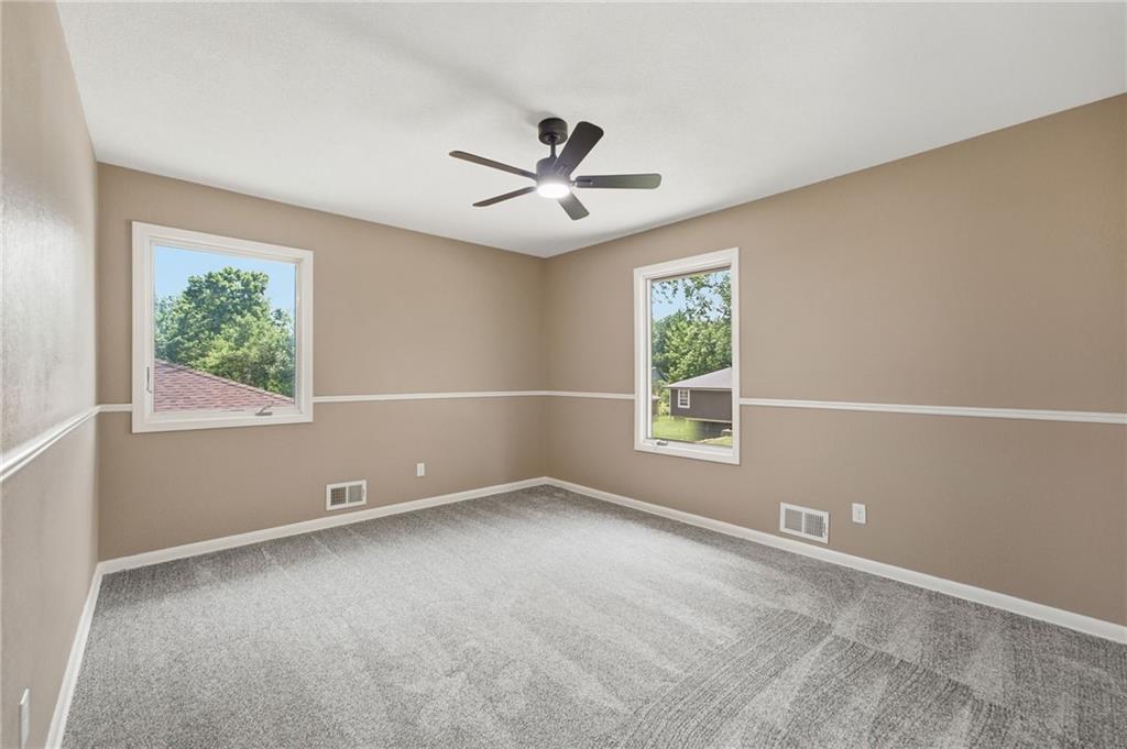 305 Southwest Marion Lane Lee's Summit, MO 64081 - Photo 20 of 39