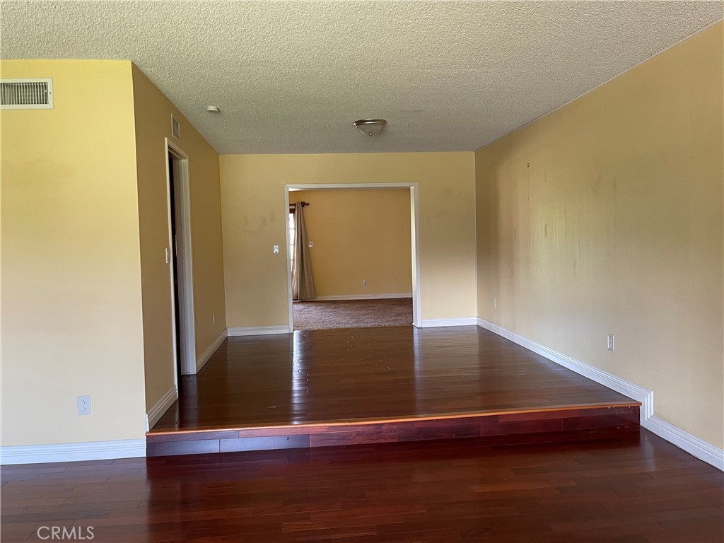 5991 Keswick Avenue Riverside, CA 92506 - Photo 3 of 15